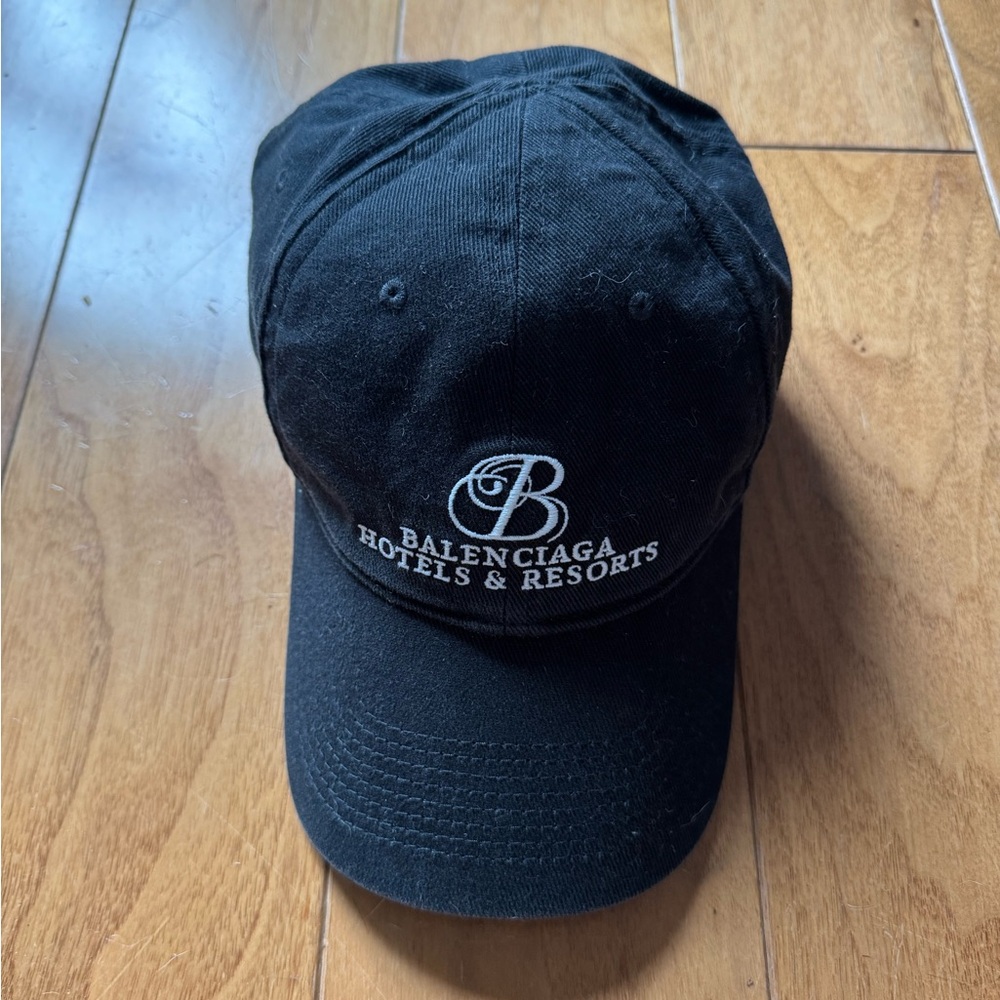 BALENCIAGA Hotel and Resort Baseball Cap (Large)
